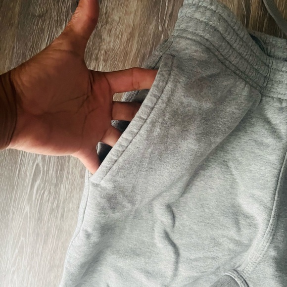 Nike sweatpants EUC - Picture 5 of 8